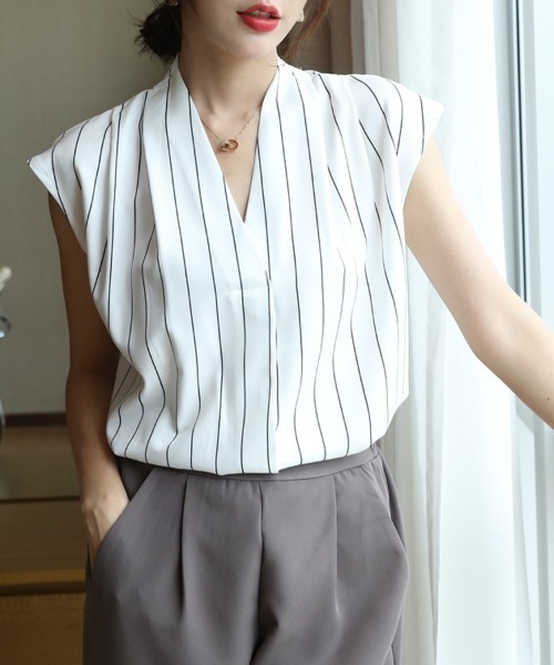 Coo+i(クーイ)の「胸元タックフレンチスリーブブラウス ノースリーブブラウス(シャツ/ブラウス・レディース・ベージュ/モカ/ピンク/ブラック/ネイビー/ブラック系その他/ホワイト/ホワイト系その他/グレー・L/M/XL)」の16枚目の写真