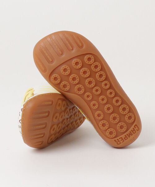 CAMPER（カンペール）の「[カンペール] PEU CAMI KIDS / カジュアルシューズ（スニーカー・キッズ・ホワイト・18.0cm/19.0cm/16.5cm/20.0cm/21.0cm/22.0cm/18.5cm/17.0cm/20.5cm）」の3枚目の写真