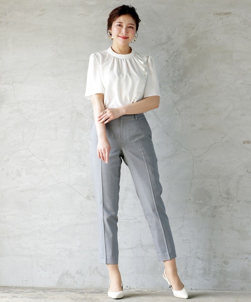 WHITE JOOLA（ホワイトジョーラ）の「【手洗いできる】ライトモククロス・センタープレス入りテーパードパンツ（裏地付き）（その他パンツ・レディース・グレー/ベージュ/ネイビー・61/64/67）」の20枚目の写真