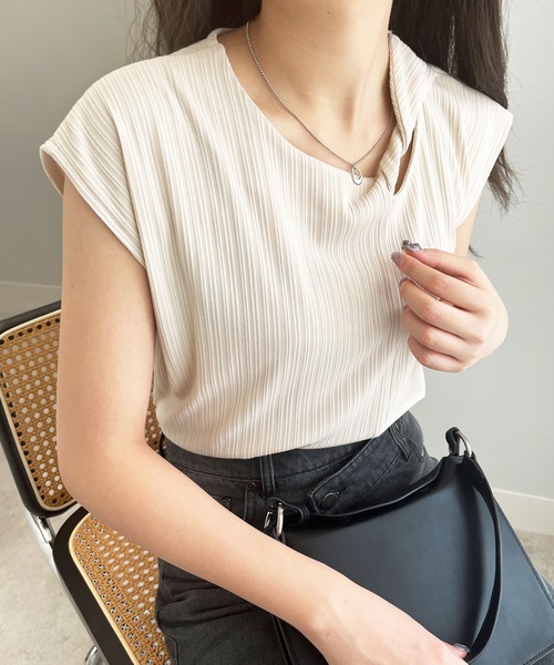 GeeRA(ジーラ)の「カットワークランダムリブフレンチスリーブTシャツ(Tシャツ/カットソー・レディース・ブラック/ベージュ/ミント・MEDIUM/LARGE)」の1枚目の写真