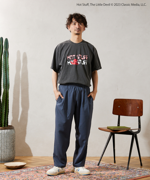 JOURNAL STANDARD relume(ジャーナルスタンダード レリューム)の「【HOT STUFF × relume】別注 ロゴTシャツ(Tシャツ/カットソー・メンズ・ブラック/ホワイト/ホワイト系その他/ブラック系その他/ライトグレー・MEDIUM/LARGE)」の6枚目の写真