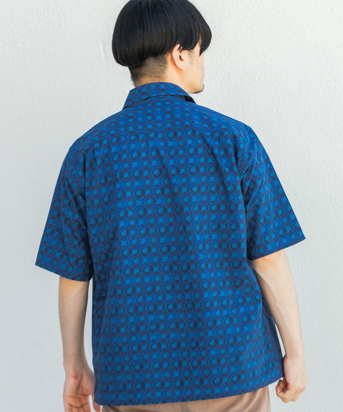 URBAN RESEARCH ROSSO MEN(アーバンリサーチロッソメン)の「ジオメトリック柄オープンカラー半袖シャツ(シャツ/ブラウス・メンズ・ブルー/ベージュ・LARGE/MEDIUM)」の4枚目の写真