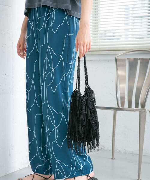 KBF（ケイビーエフ）の「フリンジニットBAG（ハンドバッグ・レディース・ブラック/ベージュ/グリーン・ONE）」の10枚目の写真