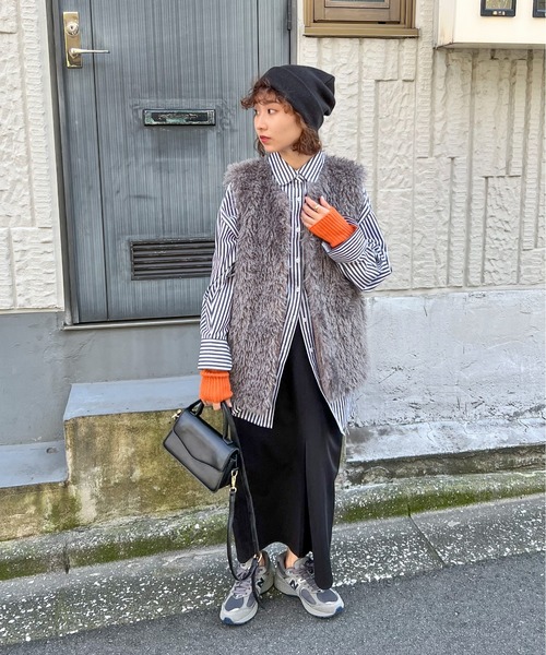 feepur（フェピュール）の「フェイクシープファーベスト（ベスト・レディース・グレー/ブラック/アイボリー・MEDIUM）」の22枚目の写真