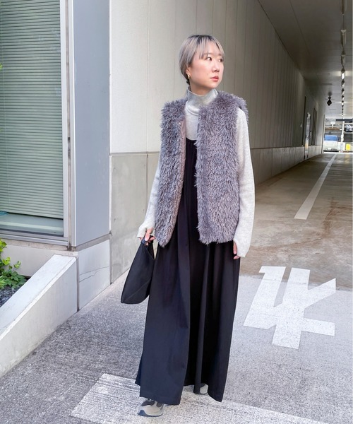 feepur（フェピュール）の「フェイクシープファーベスト（ベスト・レディース・グレー/ブラック/アイボリー・MEDIUM）」の16枚目の写真