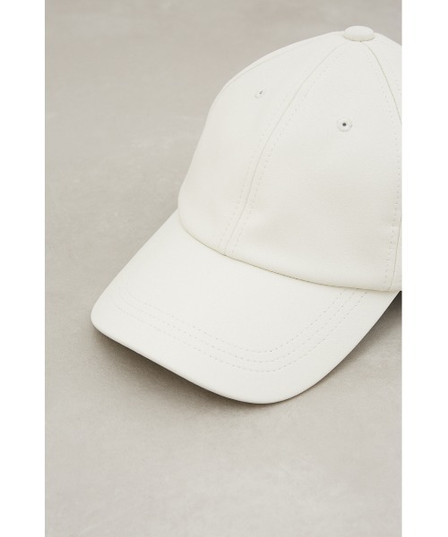 AZUL by moussy(アズールバイマウジー)の「フェイクレザーキャップ(ハット・レディース・ブラック/アイボリー・FREE)」の7枚目の写真