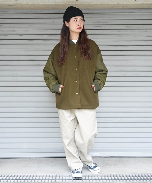 CUBE SUGAR（キューブシュガー）の「キルティング×フェイクメルトン袖切替MA-1ジャケット（MA-1・レディース・カーキ/グレイッシュベージュ/スミクロ・M）」の22枚目の写真