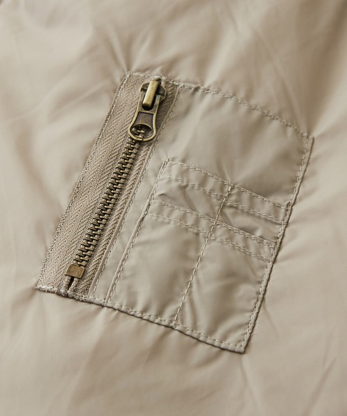 CUBE SUGAR（キューブシュガー）の「キルティング×フェイクメルトン袖切替MA-1ジャケット（MA-1・レディース・カーキ/グレイッシュベージュ/スミクロ・M）」の8枚目の写真