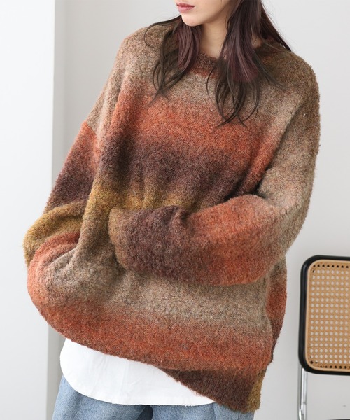 Doula Doula（ドゥーラドゥーラ）の「オーバーサイズグラデーションニット（ニット/セーター・レディース・グレー/ブラウン/パープル/ピンク/ブルー/オレンジ/キャメル・FREE）」の5枚目の写真