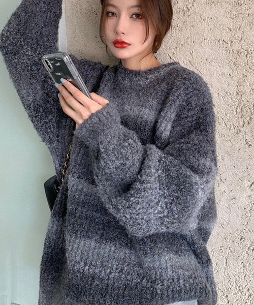 Doula Doula（ドゥーラドゥーラ）の「オーバーサイズグラデーションニット（ニット/セーター・レディース・グレー/ブラウン/パープル/ピンク/ブルー/オレンジ/キャメル・FREE）」の8枚目の写真