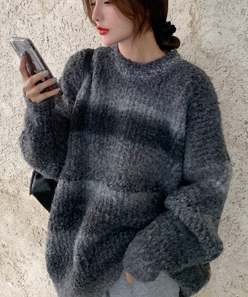 Doula Doula（ドゥーラドゥーラ）の「オーバーサイズグラデーションニット（ニット/セーター・レディース・グレー/ブラウン/パープル/ピンク/ブルー/オレンジ/キャメル・FREE）」の11枚目の写真