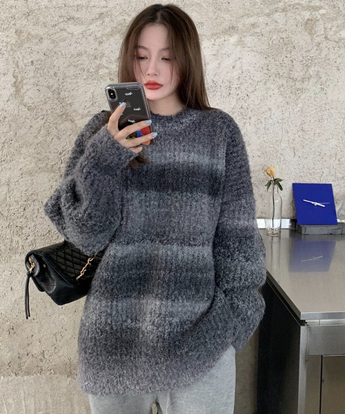 Doula Doula（ドゥーラドゥーラ）の「オーバーサイズグラデーションニット（ニット/セーター・レディース・グレー/ブラウン/パープル/ピンク/ブルー/オレンジ/キャメル・FREE）」の12枚目の写真