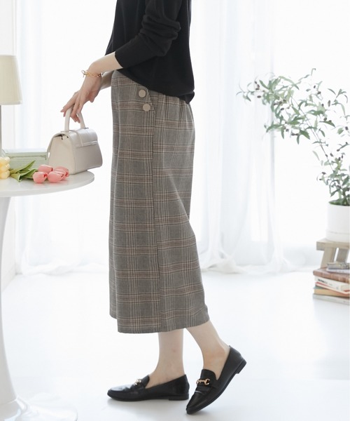 nissen(ニッセン)の「飾りボタン付 チェック柄ワイドパンツ(その他パンツ・レディース・チャコール/ブラウン・L/M/LL/S)」の8枚目の写真