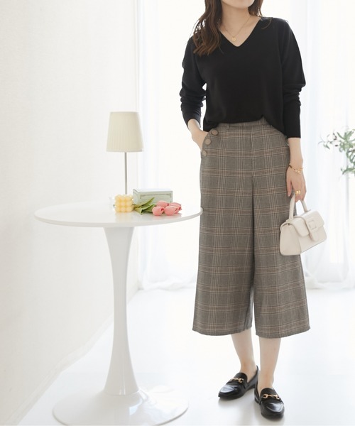 nissen(ニッセン)の「飾りボタン付 チェック柄ワイドパンツ(その他パンツ・レディース・チャコール/ブラウン・L/M/LL/S)」の9枚目の写真