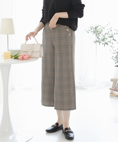 nissen(ニッセン)の「飾りボタン付 チェック柄ワイドパンツ(その他パンツ・レディース・チャコール/ブラウン・L/M/LL/S)」の10枚目の写真