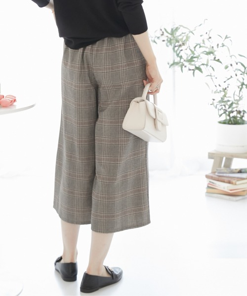 nissen(ニッセン)の「飾りボタン付 チェック柄ワイドパンツ(その他パンツ・レディース・チャコール/ブラウン・L/M/LL/S)」の12枚目の写真
