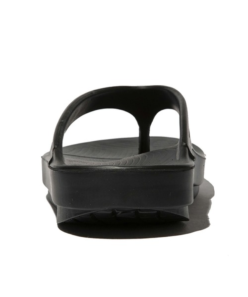 OOFOS（ウーフォス）の「OOFOS OOriginal（ウーフォス ウーリジナル）（サンダル・メンズ・ブラック・24cm/27cm/28cm/23cm/25cm/26cm/22cm/29cm）」の8枚目の写真