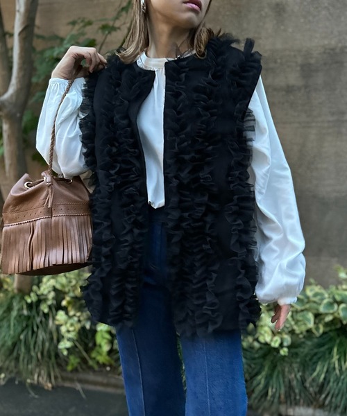 mi via loca（ミヴィアロカ）の「チュールフリルベスト（ベスト）」 - WEAR
