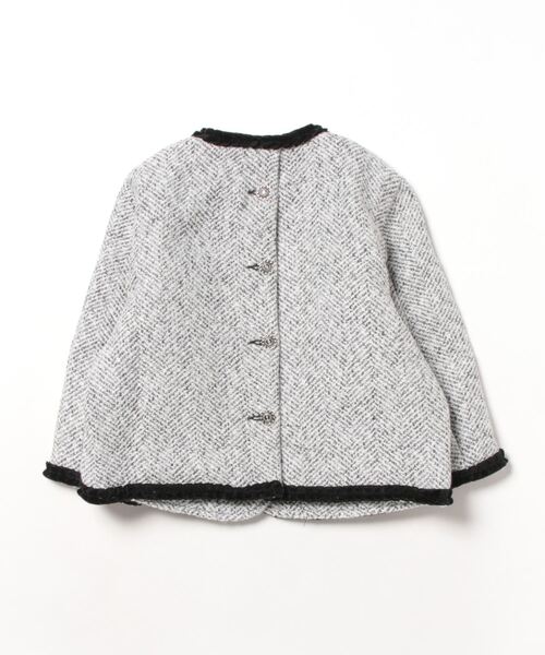 Bee des Bee(ビーデスビー)の「ステッチ配色ジャケット(ノーカラージャケット・キッズ・アイボリー系・110cm/140cm/100cm/120cm/130cm)」の3枚目の写真