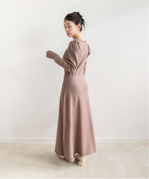 RANDA(ランダ)の「【選べる丈感】スクエアネックニットワンピース(ワンピース・レディース・ベージュ/ネイビー/ブラウン・TM/FREE)」の7枚目の写真