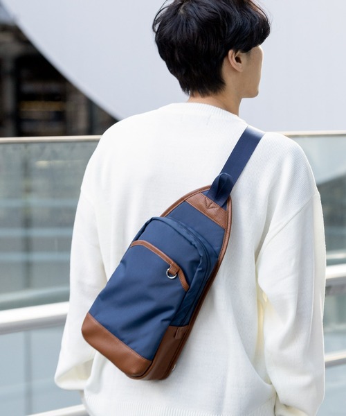 LAKOLE（ラコレ）の「縦型CBボディBAG / 991661（ボディバッグ/ウエストポーチ・メンズ・ネイビー/ブラック/チャコールグレー・FREE）」の3枚目の写真
