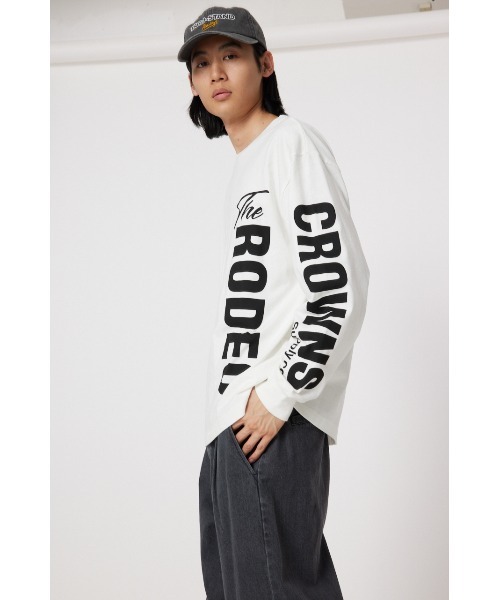 RODEO CROWNS WIDE BOWL(ロデオクラウンズワイドボウル)の「アームロゴロングスリーブTシャツ(Tシャツ/カットソー・メンズ・カーキ/ブラック/オフホワイト/ライトブルー・LARGE/MEDIUM)」の2枚目の写真