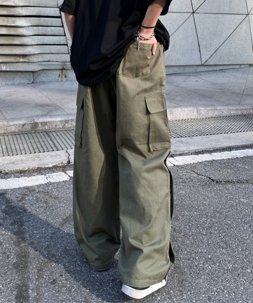 GEMEDA(ジェメダ)の「裾ボタンカーゴパンツ(カーゴパンツ・レディース・ブラック/ベージュ/カーキ・S/M)」の6枚目の写真