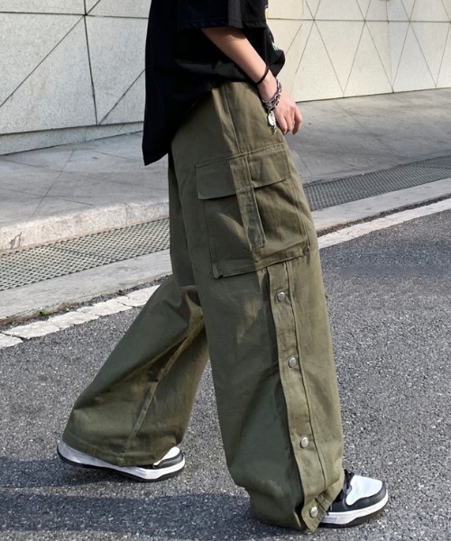 GEMEDA(ジェメダ)の「裾ボタンカーゴパンツ(カーゴパンツ・レディース・ブラック/ベージュ/カーキ・S/M)」の8枚目の写真