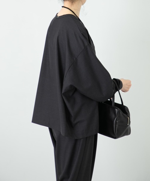 かぐれ（カグレ）の「クルーネックワイドプルオーバーブラウス（シャツ/ブラウス・レディース・チャコールグレー/ブラック・FREE）」の6枚目の写真