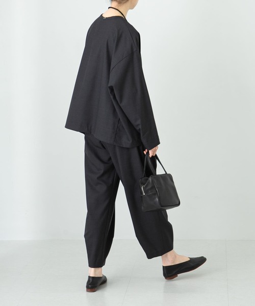 かぐれ（カグレ）の「クルーネックワイドプルオーバーブラウス（シャツ/ブラウス・レディース・チャコールグレー/ブラック・FREE）」の21枚目の写真