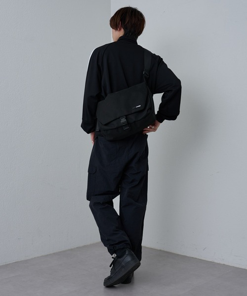 COLONY 2139(コロニートゥーワンスリーナイン)の「WEB限定 / 撥水メッセンジャーバッグ(ショルダーバッグ・メンズ・ブラック・FREE)」の14枚目の写真