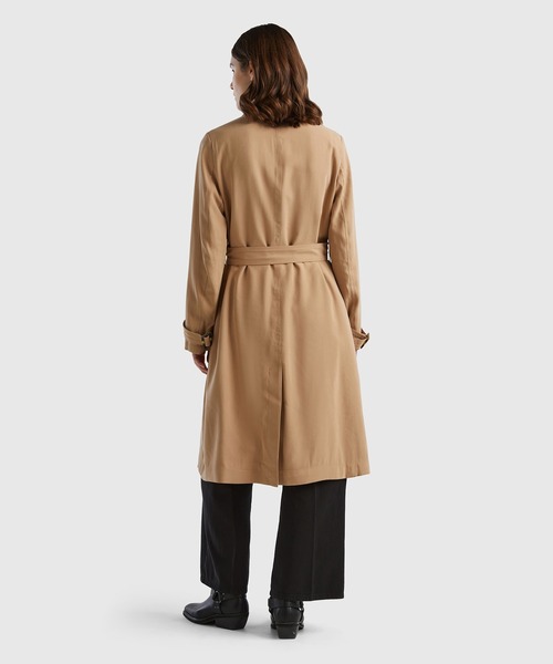 BENETTON (UNITED COLORS OF BENETTON)（ベネトンユナイテッドカラーズオブベネトン）の「ベルト付きダブルステッチトレンチコート（トレンチコート・レディース・カーキ/ベージュ・MEDIUM/X-SMALL/XX-SMALL/SMALL）」の5枚目の写真