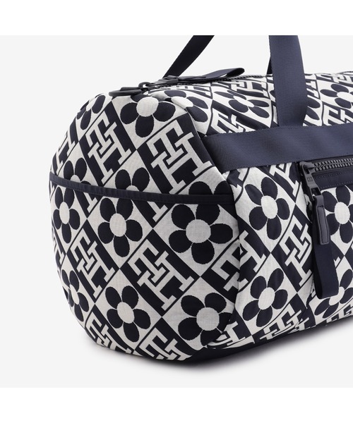TOMMY HILFIGER（トミーヒルフィガー）の「TH X RQ ジャカードダッフルバッグ（ドラムバッグ・メンズ・マルチ・FREE）」の8枚目の写真