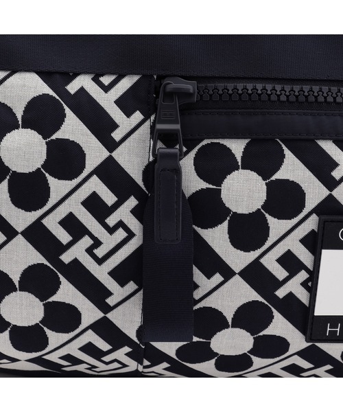 TOMMY HILFIGER（トミーヒルフィガー）の「TH X RQ ジャカードダッフルバッグ（ドラムバッグ・メンズ・マルチ・FREE）」の9枚目の写真