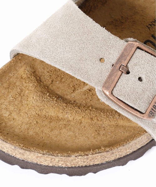 STAUD x BIRKENSTOCK 限定 Arizona 編み込みレザーサンダル Staud Updates Birkenstock's Arizona Sandal for Summer