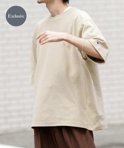 Champion(チャンピオン)の「『別注』Champion×UR Relax Sleeve T-shirts(Tシャツ/カットソー・メンズ・ホワイト/グリーン/バーガンディー/ベージュ/オートミール/ネイビー・MEDIUM/LARGE/X-LARGE)」の3枚目の写真