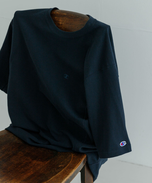 Champion(チャンピオン)の「『別注』Champion×UR Relax Sleeve T-shirts(Tシャツ/カットソー・メンズ・ホワイト/グリーン/バーガンディー/ベージュ/オートミール/ネイビー・MEDIUM/LARGE/X-LARGE)」の5枚目の写真