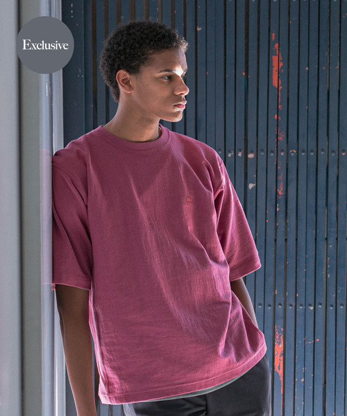 Champion(チャンピオン)の「『別注』Champion×UR Relax Sleeve T-shirts(Tシャツ/カットソー・メンズ・ホワイト/グリーン/バーガンディー/ベージュ/オートミール/ネイビー・MEDIUM/LARGE/X-LARGE)」の6枚目の写真