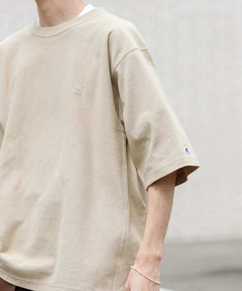 Champion(チャンピオン)の「『別注』Champion×UR Relax Sleeve T-shirts(Tシャツ/カットソー・メンズ・ホワイト/グリーン/バーガンディー/ベージュ/オートミール/ネイビー・MEDIUM/LARGE/X-LARGE)」の8枚目の写真