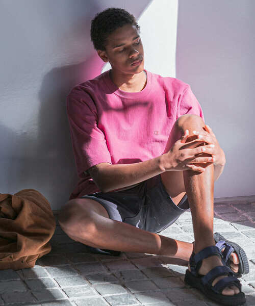Champion(チャンピオン)の「『別注』Champion×UR Relax Sleeve T-shirts(Tシャツ/カットソー・メンズ・ホワイト/グリーン/バーガンディー/ベージュ/オートミール/ネイビー・MEDIUM/LARGE/X-LARGE)」の21枚目の写真