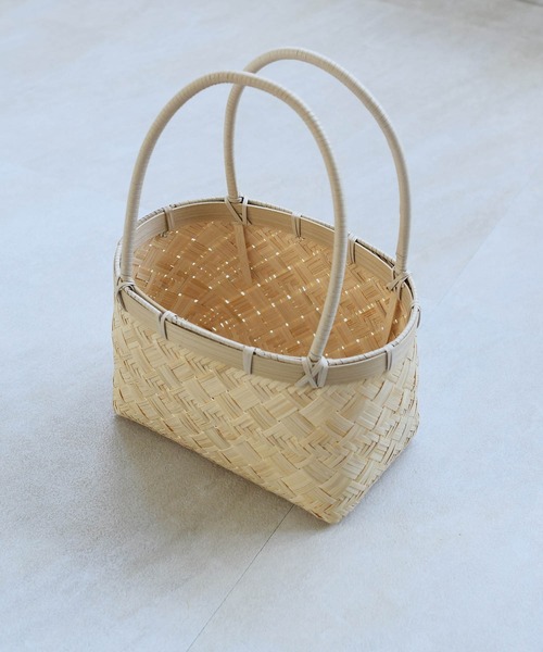 utatane(ウタタネ)の「竹かごバッグ+日本製注染生地あずま袋セット utatane 網代編み 白地に飛びまわるツバメ(かごバッグ・レディース・ホワイト・FREE)」の7枚目の写真