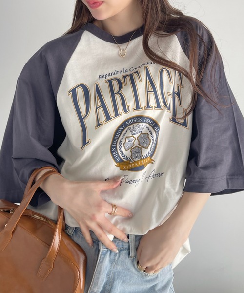Ada.(エイダ)の「カレッジデザイン 半袖 ラグラン Tシャツ(Tシャツ/カットソー・レディース・ネイビー/アイボリー/ナチュラル・FREE)」の1枚目の写真