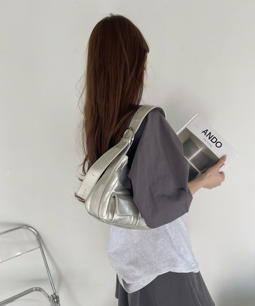 Ada.(エイダ)の「カレッジデザイン 半袖 ラグラン Tシャツ(Tシャツ/カットソー・レディース・ネイビー/アイボリー/ナチュラル・FREE)」の13枚目の写真