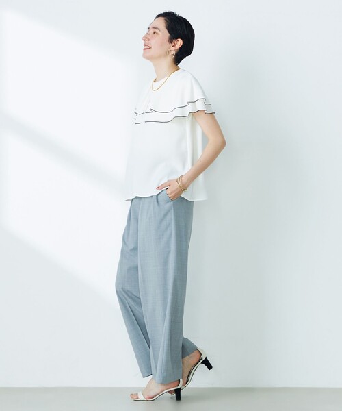 NOLLEY’S（ノーリーズ）の「ストレッチジョーゼット配色ラッフル衿ブラウス（シャツ/ブラウス・レディース・オフホワイト/ブラック・38）」の6枚目の写真