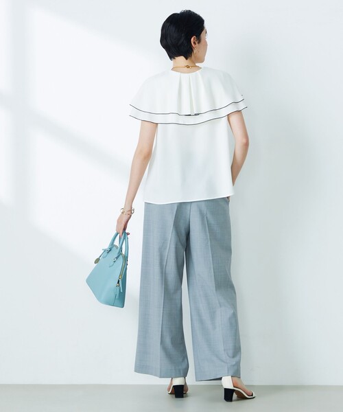 NOLLEY’S（ノーリーズ）の「ストレッチジョーゼット配色ラッフル衿ブラウス（シャツ/ブラウス・レディース・オフホワイト/ブラック・38）」の7枚目の写真