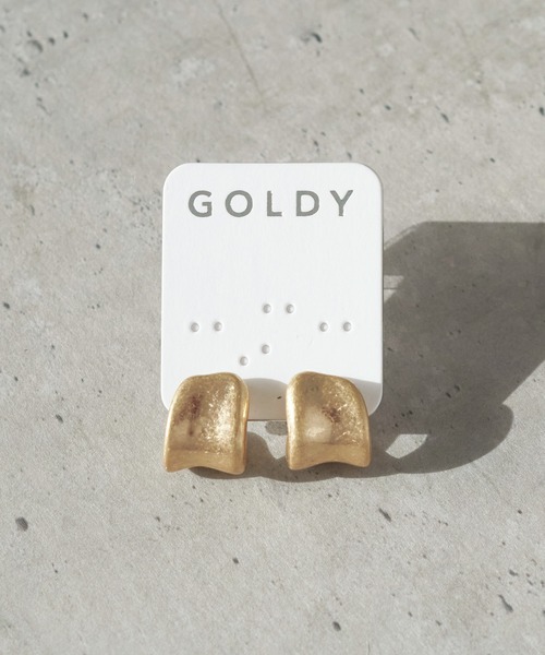 GOLDY(ゴールディ)の「ニュアンス カーヴィー プレート ピアス(ピアス(両耳用)・レディース・ゴールド/シルバー系その他/ゴールド系その他/シルバー・FREE)」の5枚目の写真