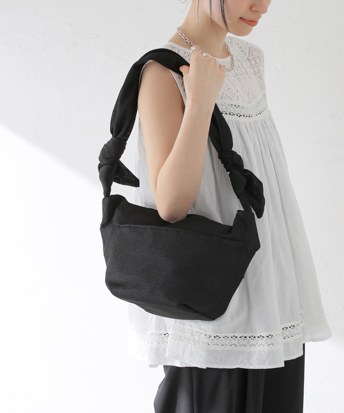 LE TALON(ルタロン)の「LE VERNIS/ル・ベルニ JIGGLY MESH BAG235‐210‐501(ショルダーバッグ・レディース・ブラック・FREE)」の2枚目の写真