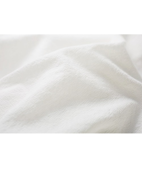 IEDIT(イディット)の「IEDIT インナーにしても一枚でも 綿100%で表面感のある布はく素材のタンクトップ(タンクトップ・レディース・ブラック/ベージュ/オフホワイト・LARGE/MEDIUM/SMALL/XXX-LARGE/XX-LARGE/X-LARGE)」の6枚目の写真