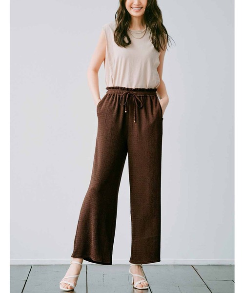 IEDIT(イディット)の「IEDIT インナーにしても一枚でも 綿100%で表面感のある布はく素材のタンクトップ(タンクトップ・レディース・ブラック/ベージュ/オフホワイト・LARGE/MEDIUM/SMALL/XXX-LARGE/XX-LARGE/X-LARGE)」の4枚目の写真