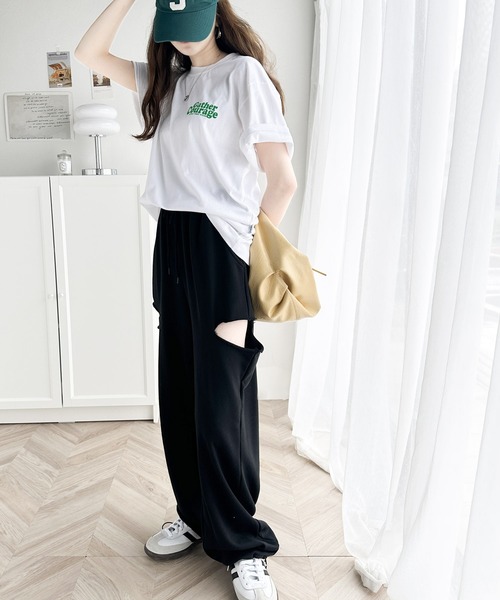 classicalelf(クラシカルエルフ)の「大人カジュアル。綿100%ワンポイントプリントロゴTシャツ(Tシャツ/カットソー・レディース・チャコール/ホワイト・SMALL/MEDIUM/LARGE/X-LARGE)」の6枚目の写真